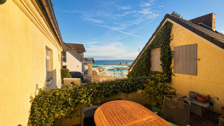 Doppelhaushälfte mit 2 Wohneinheiten, Dachterrasse und Ostseeblick in Sassnitz