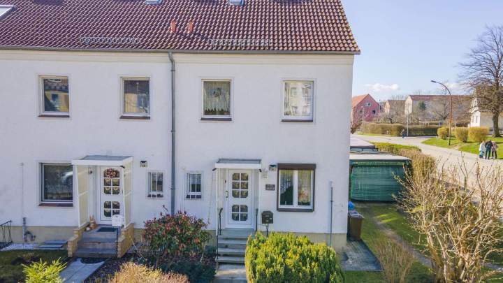 Reihenendhaus mit Carport in Sassnitz