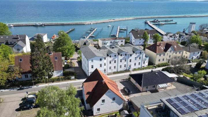 Vielseitiges Einfamilienhaus mit Einliegerwohnung und Büroeinheit in Sassnitz auf Rügen