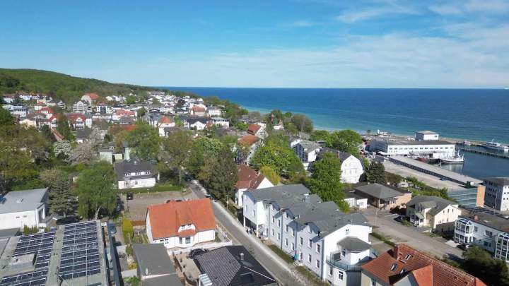 Vielseitiges Einfamilienhaus mit Einliegerwohnung und Büroeinheit in Sassnitz auf Rügen