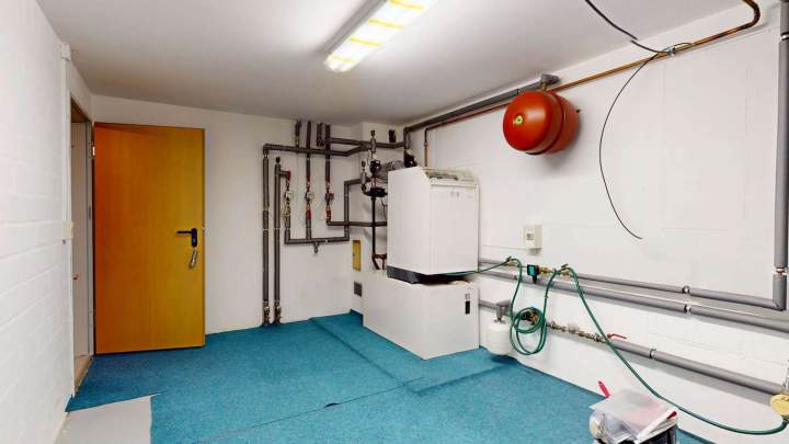 Vielseitiges Einfamilienhaus mit Einliegerwohnung und Büroeinheit in Sassnitz auf Rügen