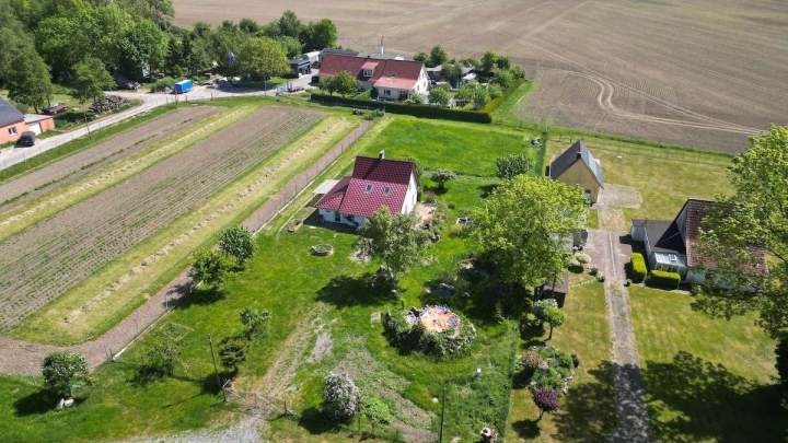 Einfamilienhaus mit großem Grundstück – Gestaltungspotenzial inklusive