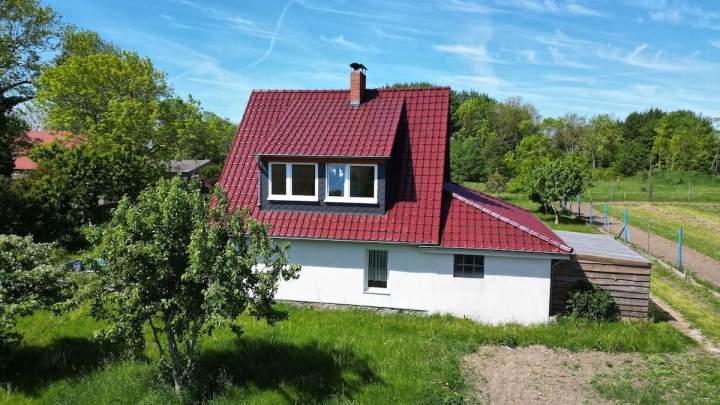 Einfamilienhaus mit großem Grundstück – Gestaltungspotenzial inklusive