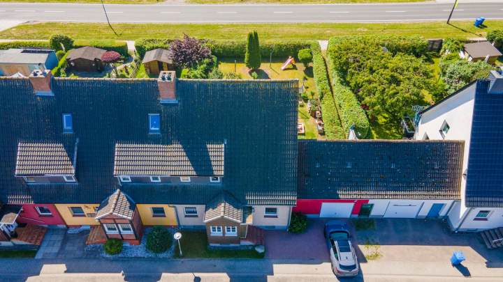Solides Reihenendhaus mit neuer Heizung, Garage und Garten