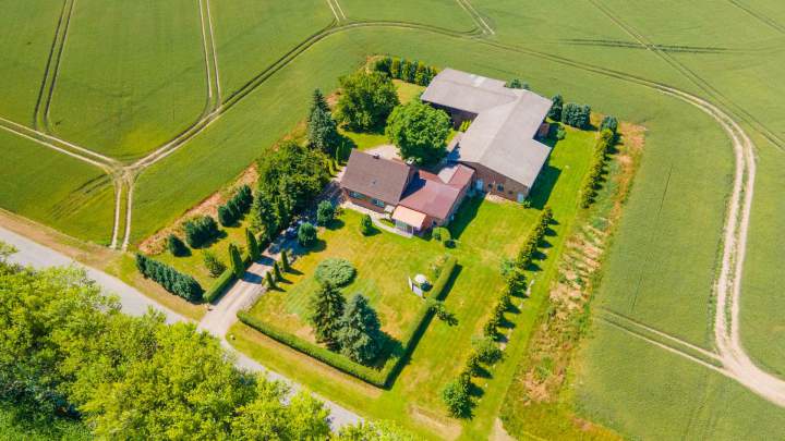 Schönes Landhaus mit großzügigem Nebengelass