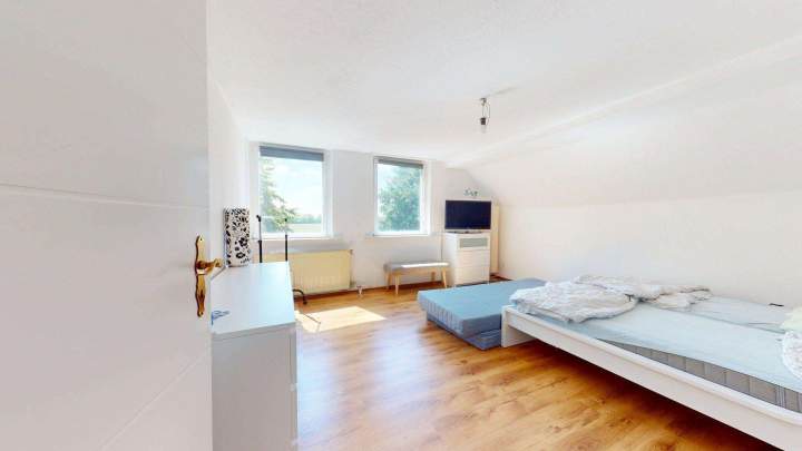 Schönes Landhaus mit großzügigem Nebengelass