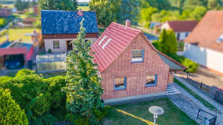 Schönes Einfamilienhaus mit großem Grundstück und Nebengelass bei Malchin