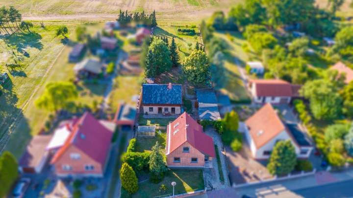 Schönes Einfamilienhaus mit großem Grundstück und Nebengelass bei Malchin
