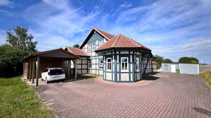 Kapitalanleger! Schönes Objekt mit zwei gut vermieteten Einheiten