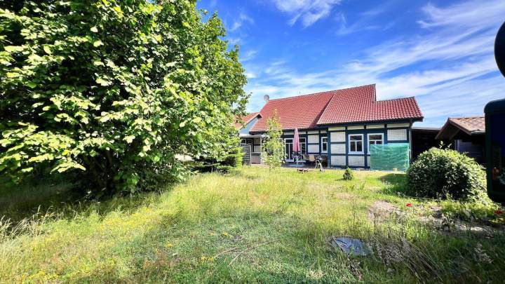 Kapitalanleger! Schönes Objekt mit zwei gut vermieteten Einheiten