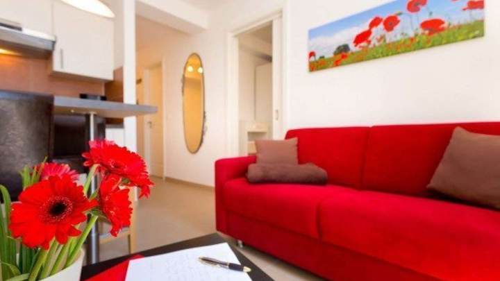 Attraktives Ferienappartement nur 100 m vom Sandstrand entfernt.