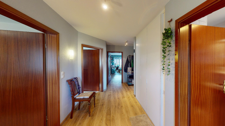 Schöner Winkelbungalow mit Wintergarten