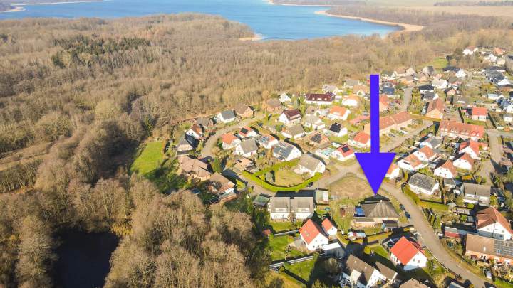 Schöner Winkelbungalow mit Wintergarten