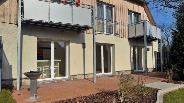 Großzügige 3-Zimmer-Wohnung mit Küchenzeile und 2 Terrassen