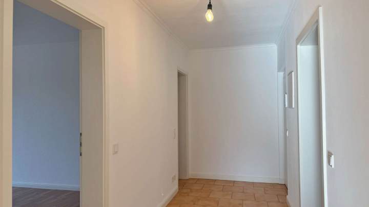 Großzügige 3-Zimmer-Wohnung mit Küchenzeile und 2 Terrassen