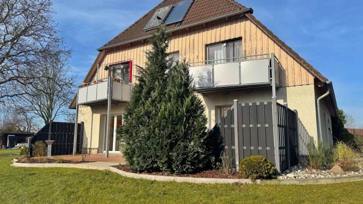 Großzügige 3-Zimmer-Wohnung mit Küchenzeile und 2 Terrassen