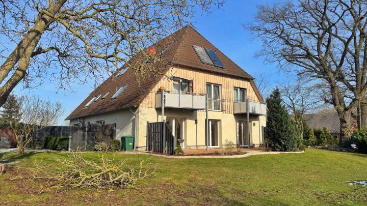 Großzügige 3-Zimmer-Wohnung mit Küchenzeile und 2 Terrassen