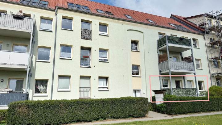 Attraktive 2,5-Zimmer-Eigentumswohnung mit Balkon und zwei Parkplätzen