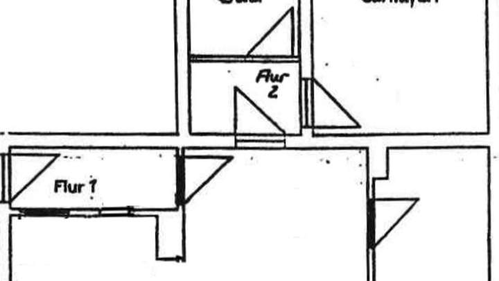 Attraktive 2,5-Zimmer-Eigentumswohnung mit Balkon und zwei Parkplätzen