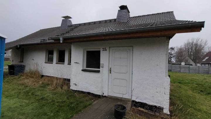 Handwerker aufgepasst ! Schöner Bungalow zum Selbstgestalten in ruhiger Umgebung