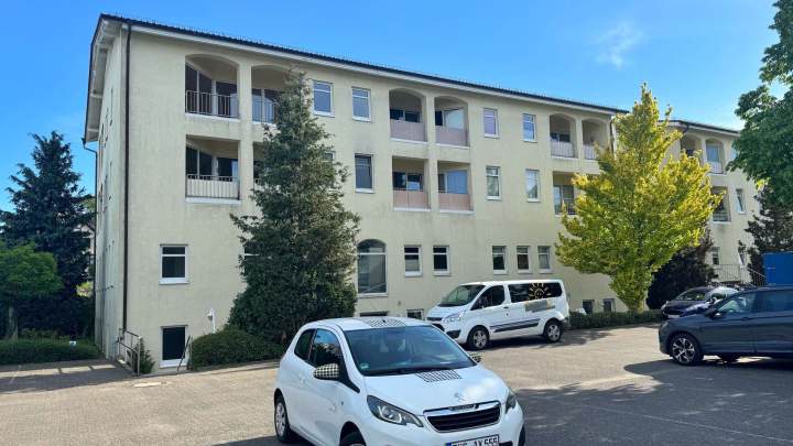 Vermietete Gewerbeeinheit in zentraler Lage von Sellin – Solide Kapitalanlage