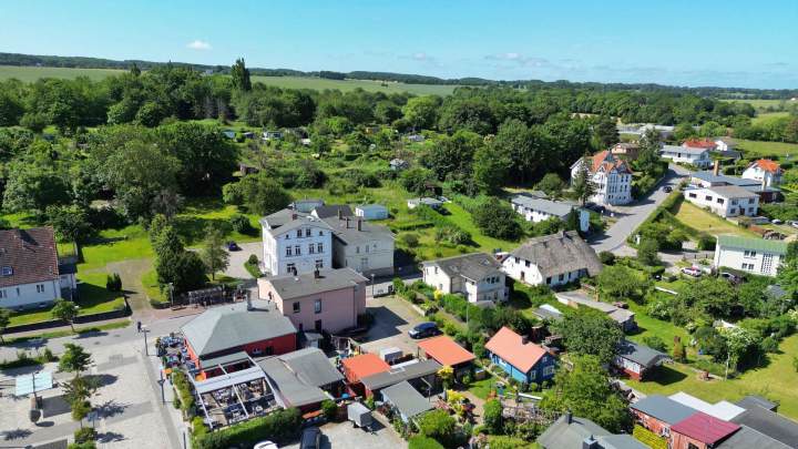 Historisches Anwesen mit großem Grundstück im Herzen von Lohme – mit Potenzial für Visionäre