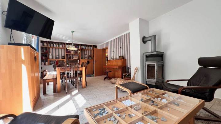 Zwei-Familien-Haus am Wasser – Wohnen, wo andere Urlaub machen