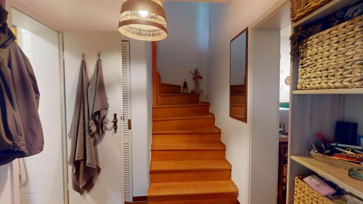 Zwei-Familien-Haus am Wasser – Wohnen, wo andere Urlaub machen