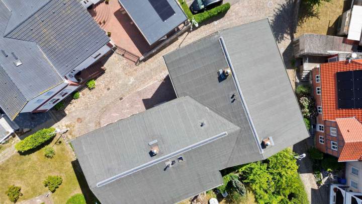 Stilvolles Appartementhaus mit 11 Ferienwohnungen an der Uferpromenade der Altstadt von Sassnitz