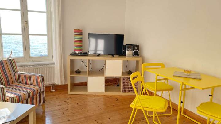 Stilvolles Appartementhaus mit 11 Ferienwohnungen an der Uferpromenade der Altstadt von Sassnitz