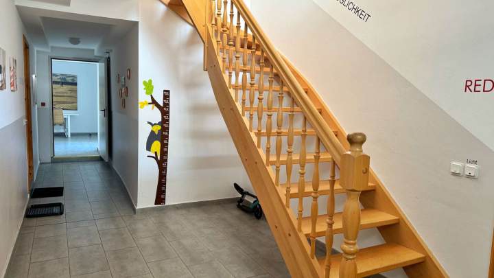 Stilvolles Appartementhaus mit 11 Ferienwohnungen an der Uferpromenade der Altstadt von Sassnitz