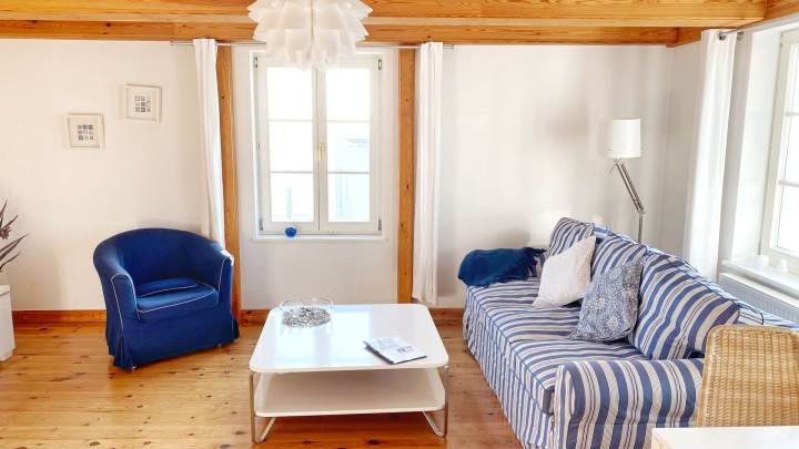 Stilvolles Appartementhaus mit 11 Ferienwohnungen an der Uferpromenade der Altstadt von Sassnitz