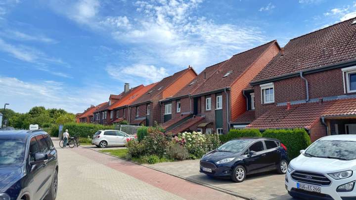 Reihenhaus mit Südterrasse und Einliegerbereich bei Sagard