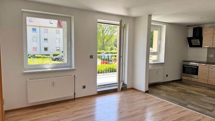 Attraktive 2,5-Zimmer-Wohnung mit Balkon und zwei Parkplätzen
