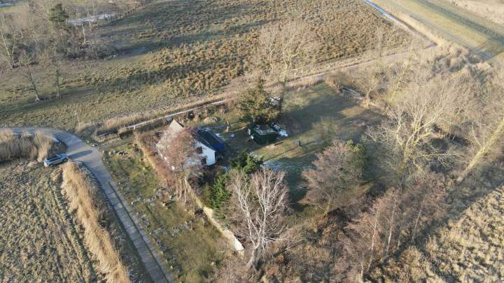 Charmantes Wohnhaus in Alleinlage – sanierungsbedürftig mit großem Grundstück