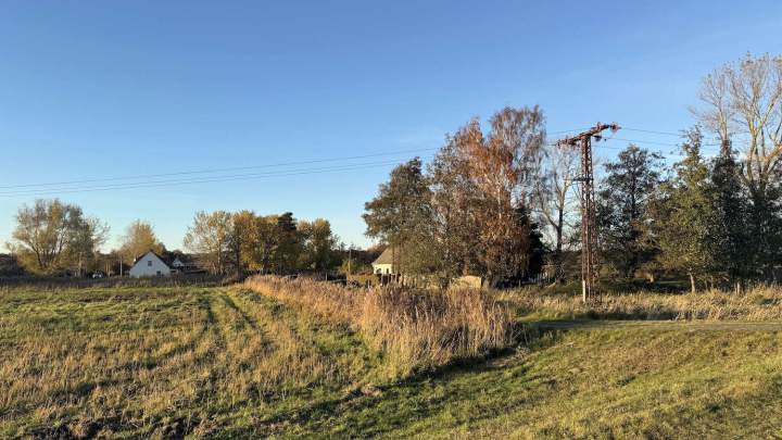 Charmantes Wohnhaus in Alleinlage – sanierungsbedürftig mit großem Grundstück