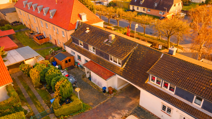 Wohnen und Gastgewerbe in bester Lage auf Rügen – Eigentumswohnung mit Gaststätte