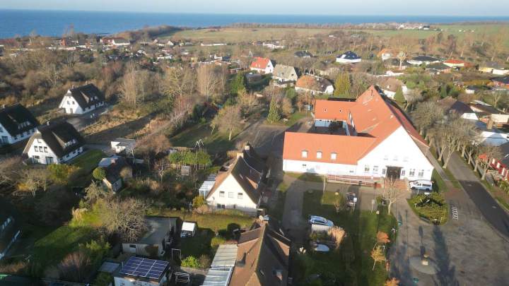 Doppelhaushälfte mit großem Grundstück – flexibel nutzbar in zentraler Ortslage im Norden Rügens