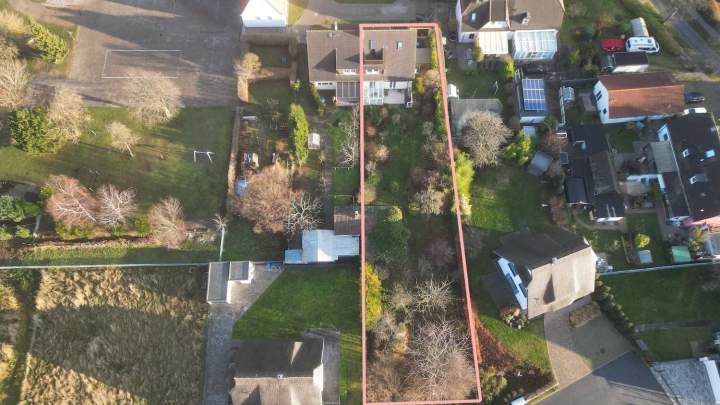 Doppelhaushälfte mit großem Grundstück – flexibel nutzbar in zentraler Ortslage im Norden Rügens