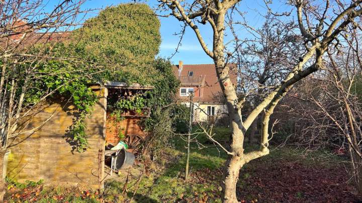 Doppelhaushälfte mit großem Grundstück – flexibel nutzbar in zentraler Ortslage im Norden Rügens