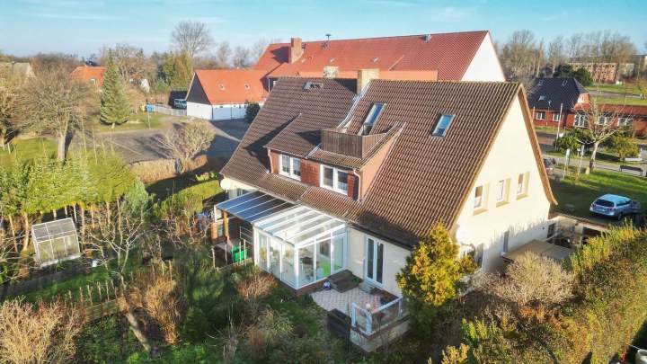 Doppelhaushälfte mit großem Grundstück – flexibel nutzbar in zentraler Ortslage im Norden Rügens