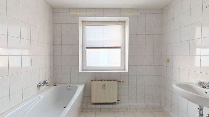 Gut geschnittene 3-Zimmer-Wohnung mit Balkon und Stellplatz in Sassnitz